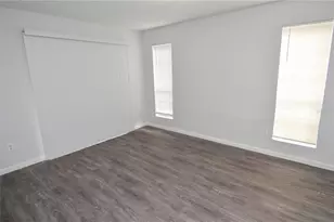 8641 Fancy Finch Dr, Tampa, FL 33614 - Photo 32