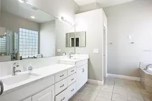 16158 Bridgepark Dr, Lithia, FL 33547 - Photo 24