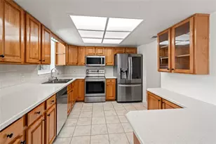 6618 Foxmoor Dr, Zephyrhills, FL 33542 - Photo 14