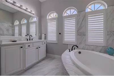 10537 Martinique Isle Drive, Tampa, FL 33647 - Photo 32