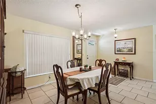 1805 New Bedford Dr, Sun City Center, FL 33573 - Photo 10