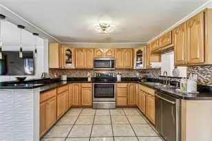 226 Maple Ave, Palm Harbor, FL 34684 - Photo 16