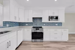 4812 Venetian Pl NE, Saint Petersburg, FL 33703 - Photo 10