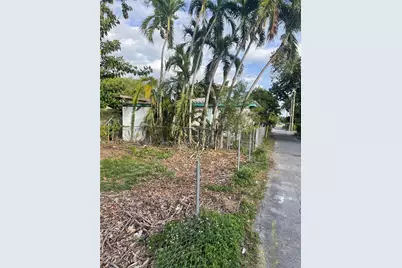 1510 NW 70th Street, Miami, FL 33147 - Photo 10