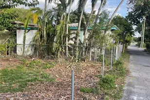 1510 NW 70th St, Miami, FL 33147 - Photo 10