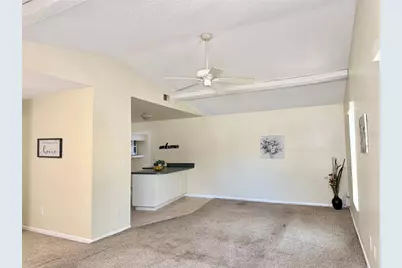 5001 Whiteway Drive, Tampa, FL 33617 - Photo 8