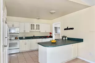 5001 Whiteway Dr, Tampa, FL 33617 - Photo 10