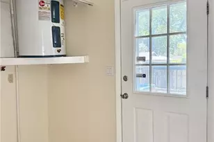5001 Whiteway Dr, Tampa, FL 33617 - Photo 22