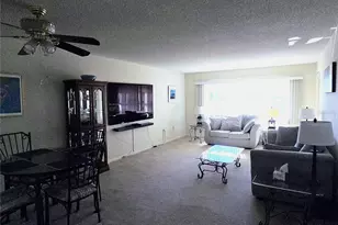 4550 Cove Cir, Saint Petersburg, FL 33708 - Photo 4