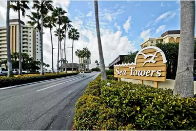 4550 Cove Circle #404, Saint Petersburg, FL 33708 - Photo 2