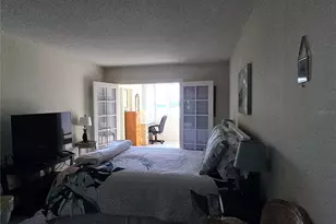 4550 Cove Cir, Saint Petersburg, FL 33708 - Photo 12