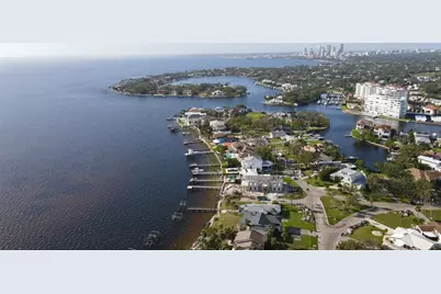 3227 Bayshore Boulevard NE, Saint Petersburg, FL 33703 - Photo 16