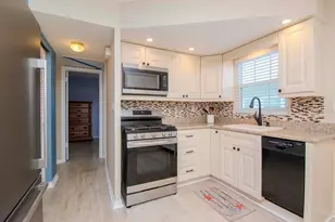 7755 39th Ave N, Saint Petersburg, FL 33709 - Photo 6