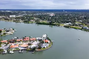 7800 4th Ave S, Saint Petersburg, FL 33707 - Photo 10
