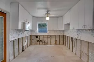 7800 4th Ave S, Saint Petersburg, FL 33707 - Photo 30