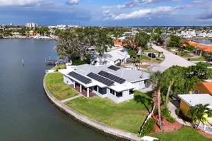 7800 4th Ave S, Saint Petersburg, FL 33707 - Photo 18