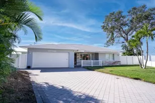 7800 4th Ave S, Saint Petersburg, FL 33707 - Photo 4