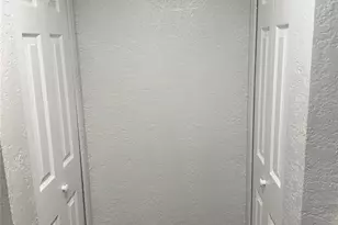 4025 Angel Oak Ct, Tampa, FL 33613 - Photo 10