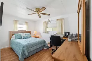 68 Thatch Palm St E, Largo, FL 33770 - Photo 14