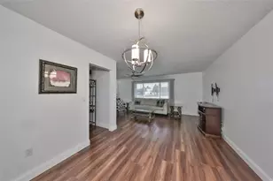 611 Fox Hills Dr, Sun City Center, FL 33573 - Photo 14