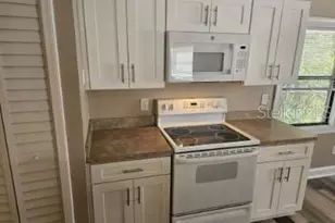 520 15th St N, Saint Petersburg, FL 33705 - Photo 6