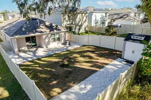 10945 Trailing Vine Dr, Tampa, FL 33610 - Photo 36