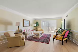 131 Bluff View Dr, Belleair Bluffs, FL 33770 - Photo 12