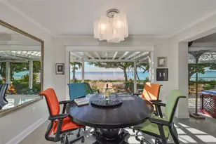 2158 Blossom Way S, Saint Petersburg, FL 33712 - Photo 4