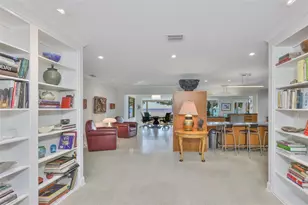 2158 Blossom Way S, Saint Petersburg, FL 33712 - Photo 10