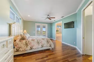 921 Point Seaside Dr, Crystal Beach, FL 34681 - Photo 30