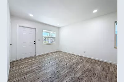 4716 Town N Country Boulevard, Tampa, FL 33615 - Photo 8