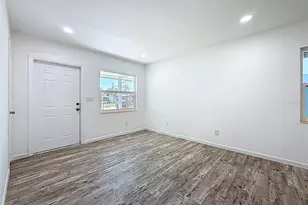 4716 Town N Country Blvd, Tampa, FL 33615 - Photo 8