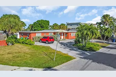 7063 S Shore Drive S, Saint Petersburg, FL 33707 - Photo 4