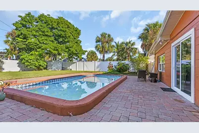 7063 S Shore Drive S, Saint Petersburg, FL 33707 - Photo 36