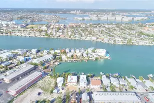 8535 Blind Pass Dr, Treasure Island, FL 33706 - Photo 32