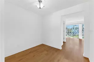 9009 Tudor Dr, Tampa, FL 33615 - Photo 12
