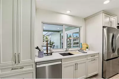 6251 18th Street NE, Saint Petersburg, FL 33702 - Photo 12