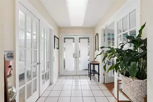 810 Hammockwood Ct, Sarasota, FL 34232 - Photo 32