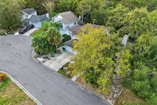 810 Hammockwood Ct, Sarasota, FL 34232 - Photo 30