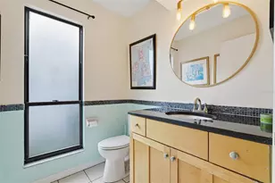 810 Hammockwood Ct, Sarasota, FL 34232 - Photo 34