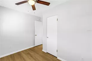 6888 20th St N, Saint Petersburg, FL 33702 - Photo 18