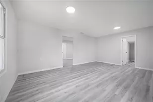 38352 Corey St, Zephyrhills, FL 33542 - Photo 8