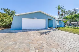 8687 Matthew St, Seminole, FL 33772 - Photo 2