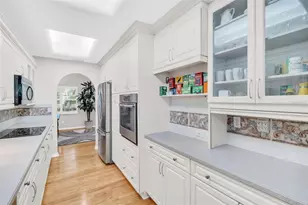 306 Fan Palm Ct NE, Saint Petersburg, FL 33703 - Photo 16