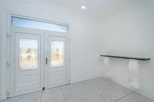 7942 3rd Ave S, Saint Petersburg, FL 33707 - Photo 8