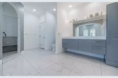 7942 3rd Avenue S, Saint Petersburg, FL 33707 - Photo 48