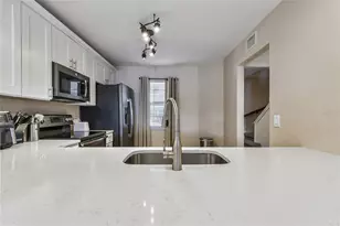 6916 Lake Pl Ct, Tampa, FL 33634 - Photo 12