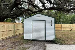 2001 E Powhatan Ave, Tampa, FL 33610 - Photo 20