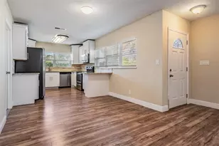 10502 Orange Blossom Ln, Seminole, FL 33772 - Photo 2