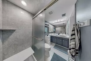 5220 Brittany Dr S, Saint Petersburg, FL 33715 - Photo 18